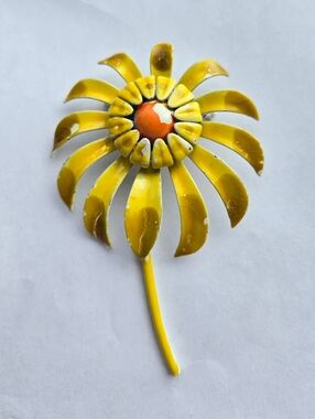 Vintage Mid Century Metal Enamel Flower Brooch Yellow Daisy w/ Orange Center HTF